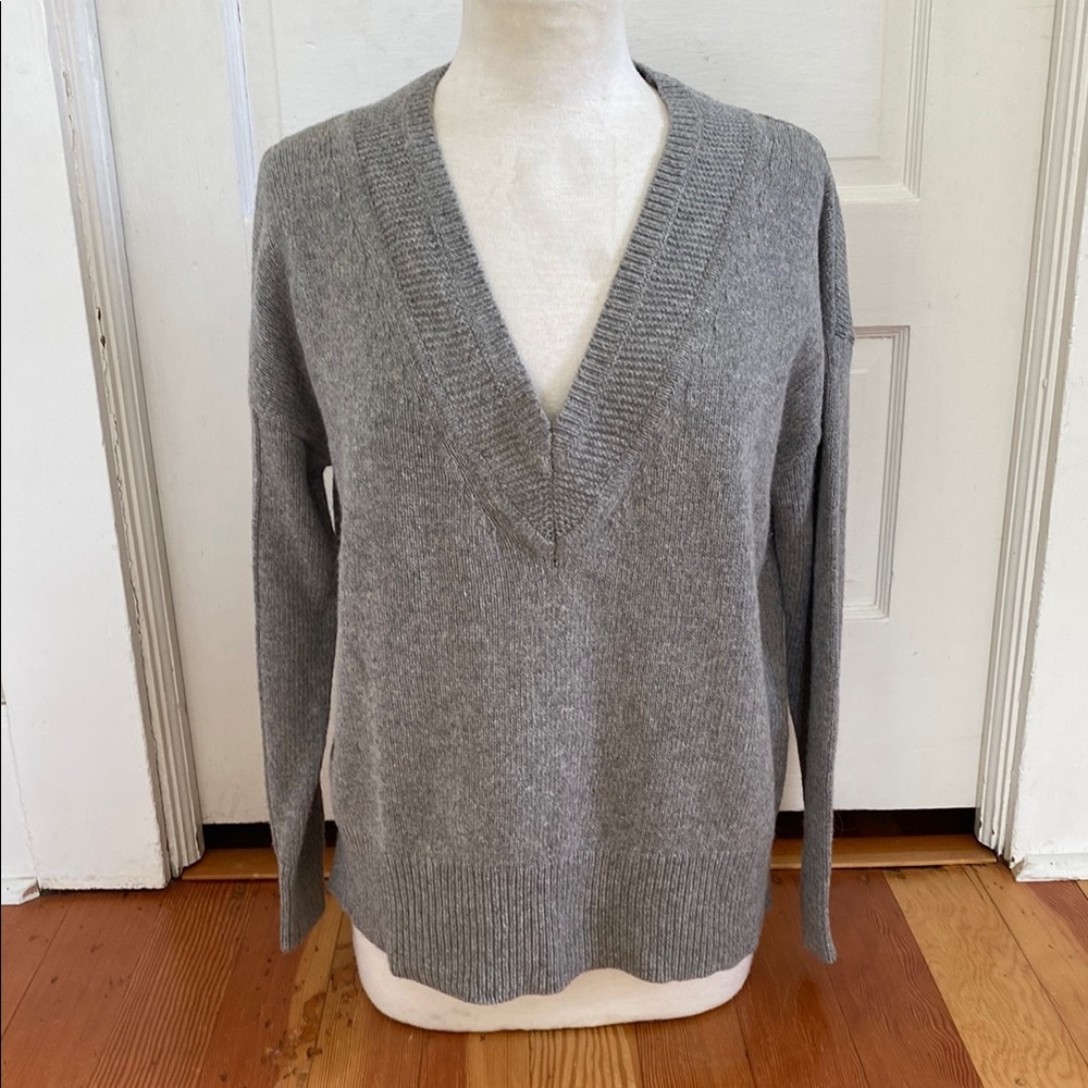 NWT Madewell Gray V-Neck Merino Wool Blend Sweater Small